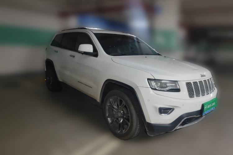 Used Jeep Grand Cherokee 2015 3.6L Elite Navigation Edition Front Right 45 Deg