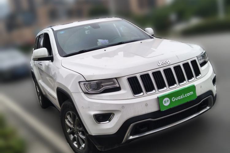 Used Jeep Grand Cherokee 2015 3.0L Elite Navigation Edition Front Right 45 Deg