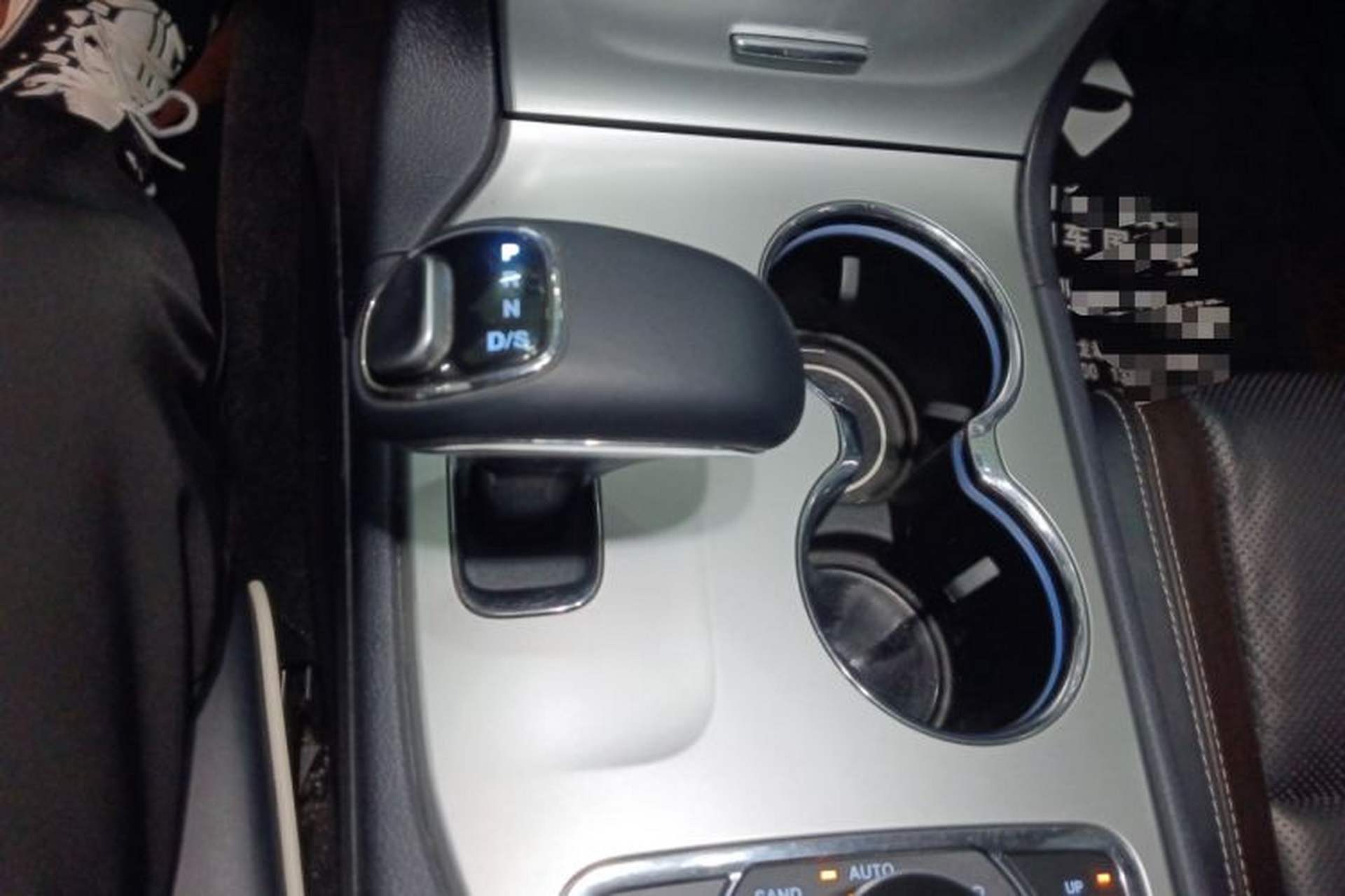Used Jeep Grand Cherokee 2015 3.6L Luxury Navigation Edition Gear Lever
