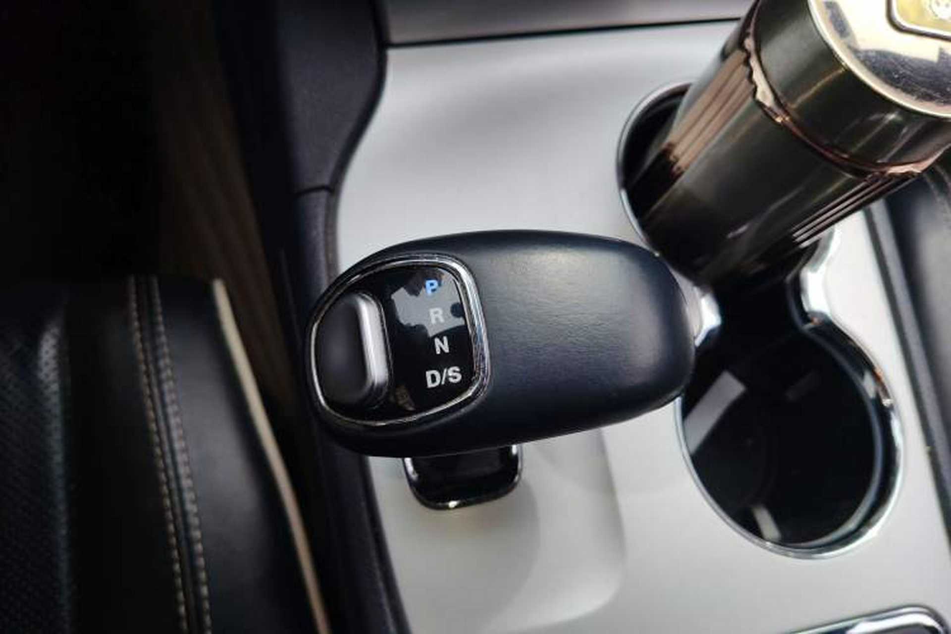 Used Jeep Grand Cherokee 2015 3.6L Luxury Navigation Edition Gear Lever