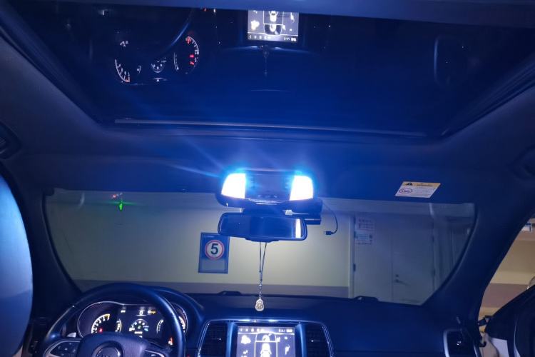 Used Jeep Grand Cherokee 2015 3.0L Elite Navigation Edition Headliner