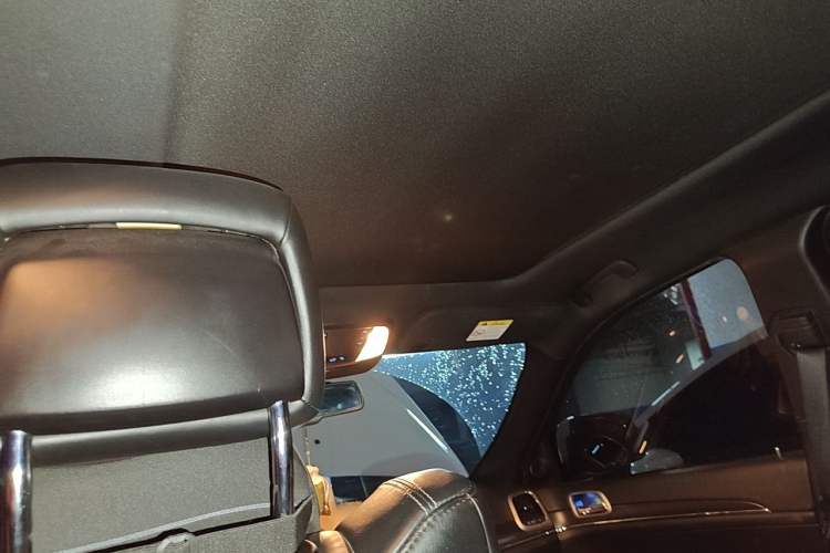 Used Jeep Grand Cherokee 2015 3.0TD Diesel Elite Navigation Edition Headliner