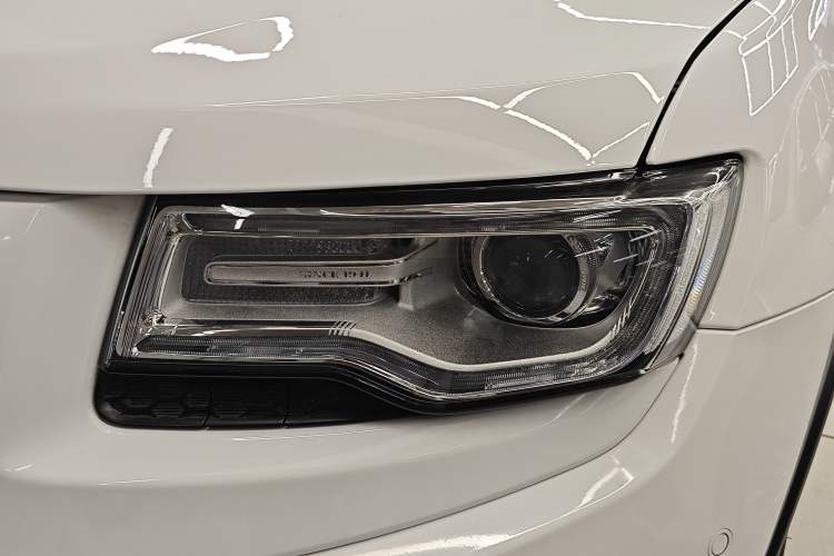 Used Jeep Grand Cherokee 2015 3.0L Comfort Navigation Edition Left Front Headlight