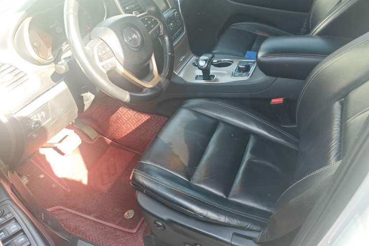 Used Jeep Grand Cherokee 2015 3.0L Comfort Navigation Edition Left Front Seat