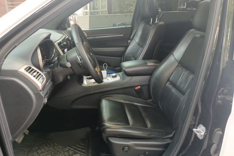 Used Jeep Grand Cherokee 2015 3.0L Comfort Navigation Edition Left Front Seat