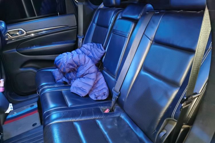 Used Jeep Grand Cherokee 2015 3.0L Elite Navigation Edition Left Rear Seat