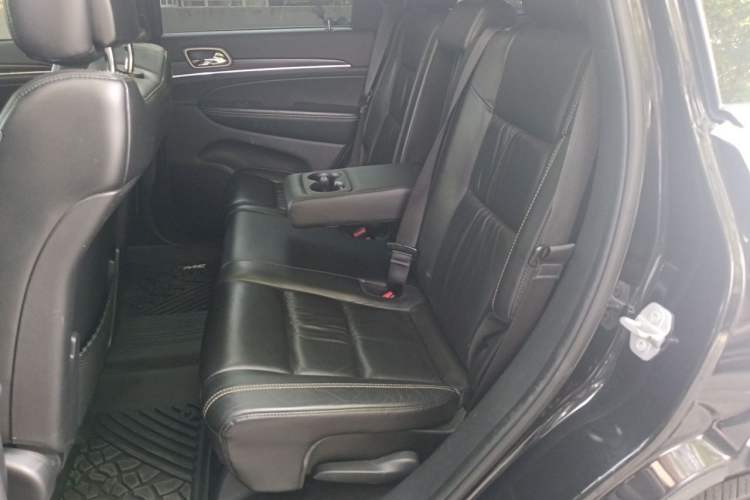 Used Jeep Grand Cherokee 2015 3.0L Comfort Navigation Edition Left Rear Seat
