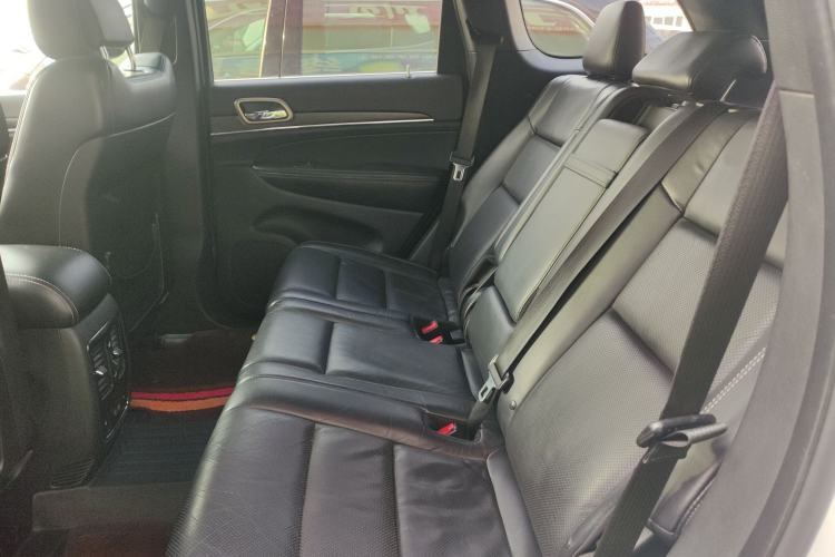 Used Jeep Grand Cherokee 2015 3.0L Elite Navigation Edition Left Rear Seat