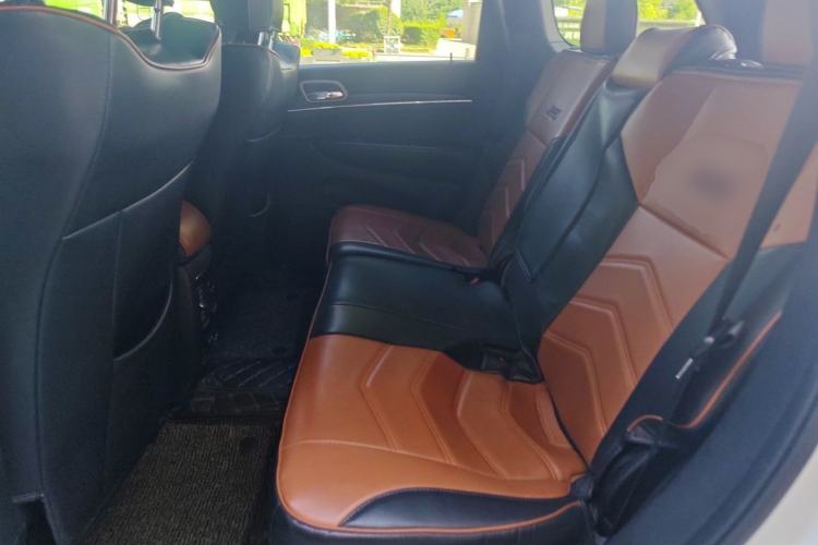 Used Jeep Grand Cherokee 2015 3.0TD Diesel Elite Navigation Edition Left Rear Seat