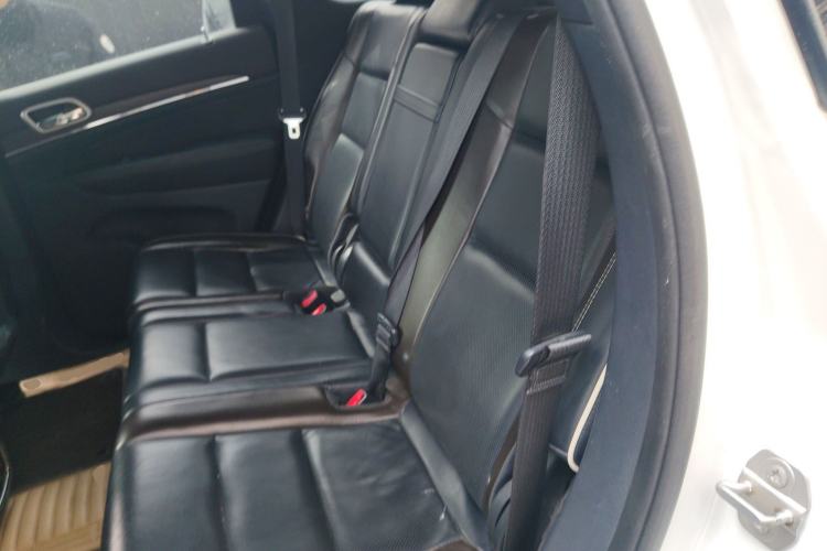 Used Jeep Grand Cherokee 2015 3.6L Luxury Navigation Edition Left Rear Seat