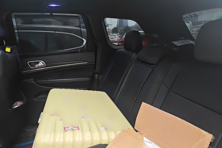 Used Jeep Grand Cherokee 2015 3.0TD Diesel Comfort Navigation Edition Left Rear Seat