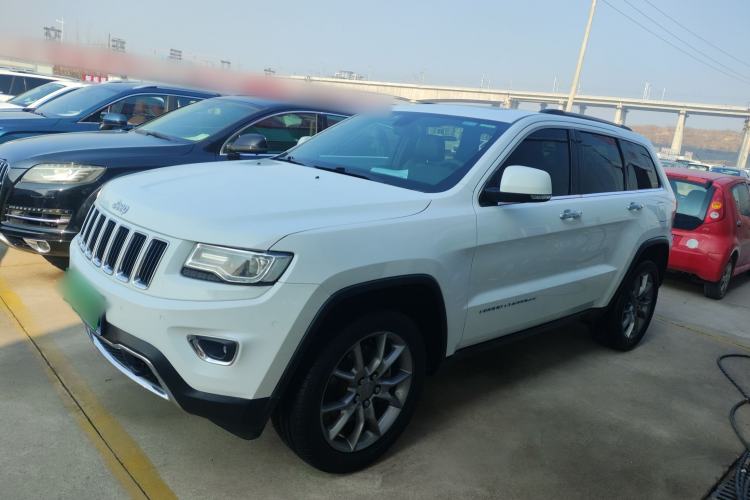 Used Jeep Grand Cherokee 2015 3.0L Elite Navigation Edition Left Side
