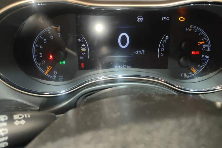 Used Jeep Grand Cherokee 2015 3.6L Elite Navigation Edition Odometer Close Up
