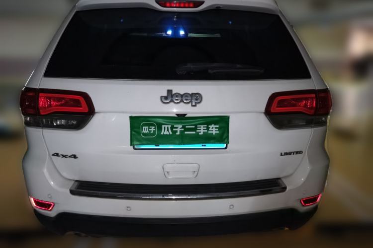 Used Jeep Grand Cherokee 2015 3.0L Elite Navigation Edition Rear