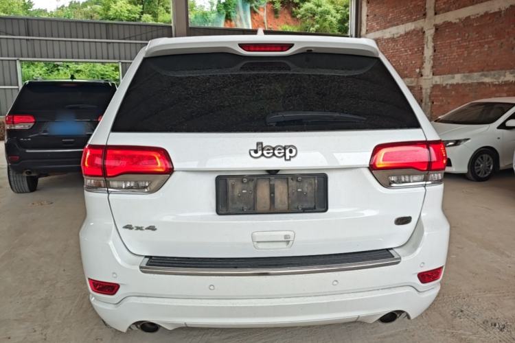 Used Jeep Grand Cherokee 2015 3.6L Luxury Navigation Edition Rear