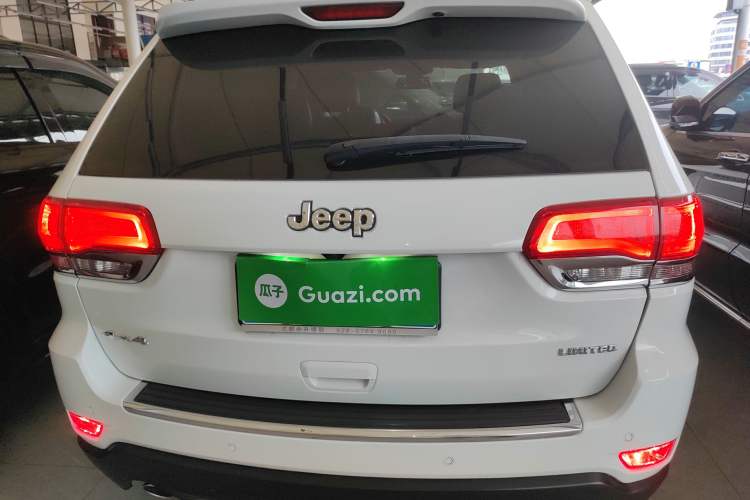 Used Jeep Grand Cherokee 2015 3.0L Comfort Navigation Edition Rear