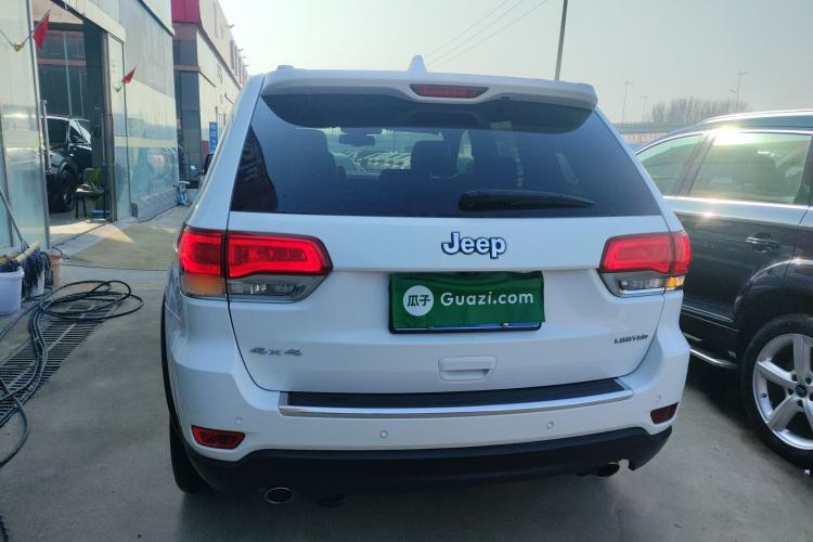 Used Jeep Grand Cherokee 2015 3.0L Elite Navigation Edition Rear