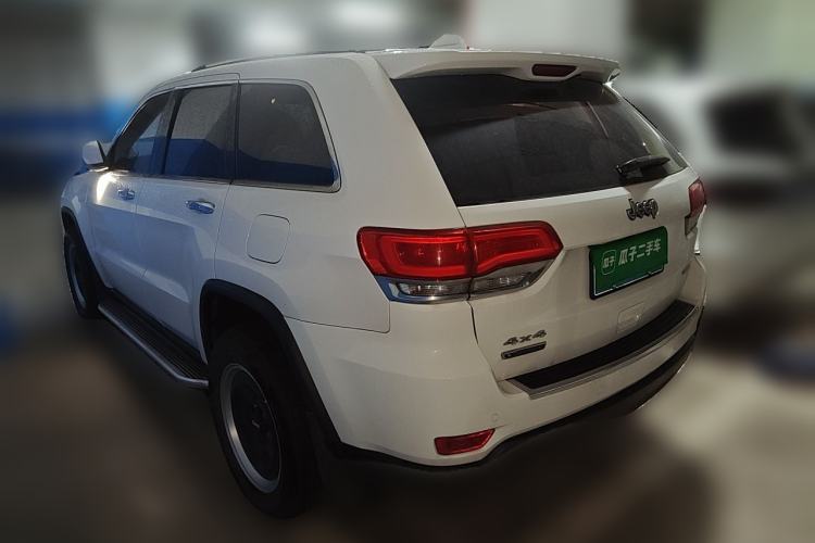 Used Jeep Grand Cherokee 2015 3.0TD Diesel Elite Navigation Edition Rear Left 45 Deg