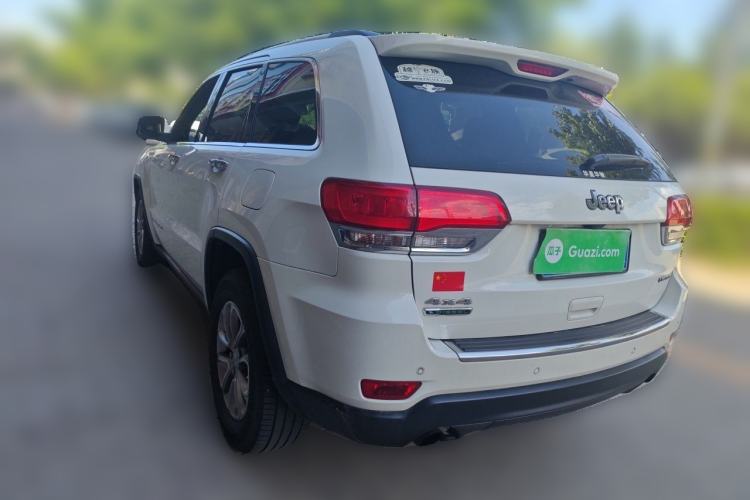Used Jeep Grand Cherokee 2015 3.0TD Diesel Elite Navigation Edition Rear Left 45 Deg
