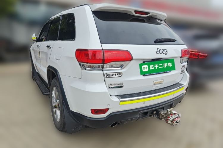 Used Jeep Grand Cherokee 2015 3.0TD Diesel Comfort Navigation Edition Rear Left 45 Deg