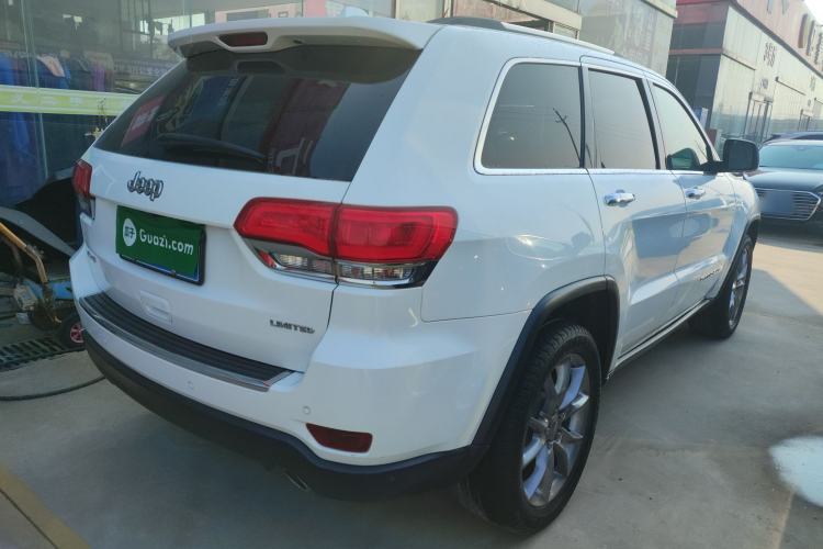 Used Jeep Grand Cherokee 2015 3.0L Elite Navigation Edition Rear Right 45 Deg