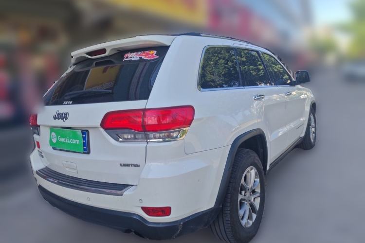 Used Jeep Grand Cherokee 2015 3.0TD Diesel Elite Navigation Edition Rear Right 45 Deg