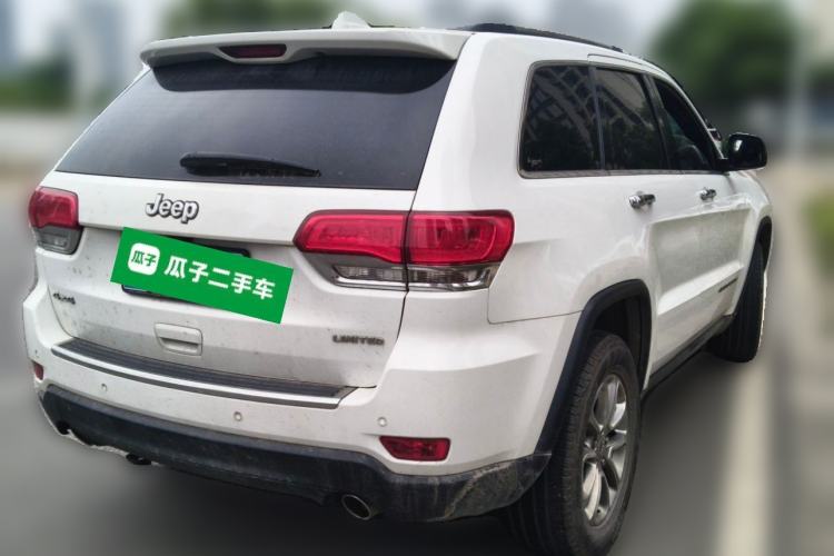 Used Jeep Grand Cherokee 2015 3.0L Elite Navigation Edition Rear Right 45 Deg