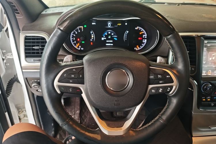 Used Jeep Grand Cherokee 2015 3.6L Luxury Navigation Edition Steering Wheel