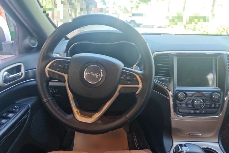 Used Jeep Grand Cherokee 2015 3.0TD Diesel Elite Navigation Edition Steering Wheel