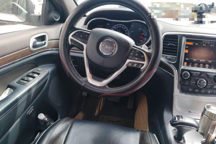 Used Jeep Grand Cherokee 2015 3.6L Luxury Navigation Edition Steering Wheel