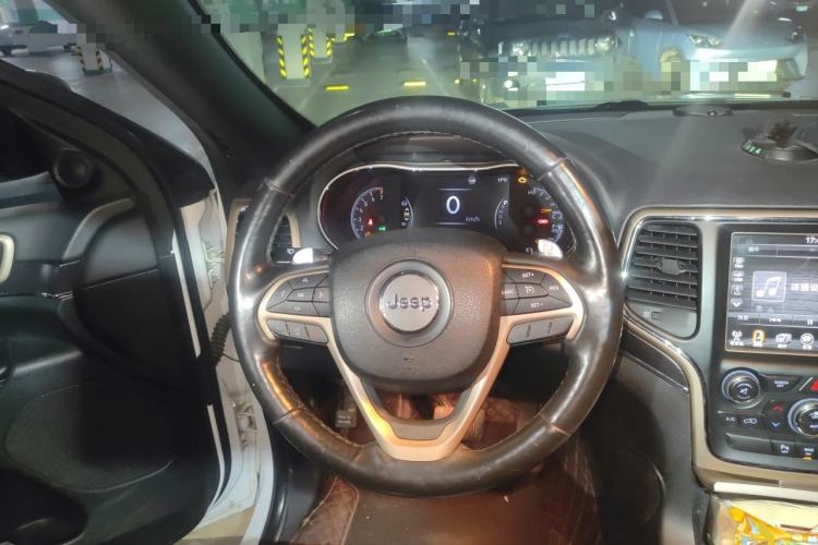 Used Jeep Grand Cherokee 2015 3.6L Elite Navigation Edition Steering Wheel