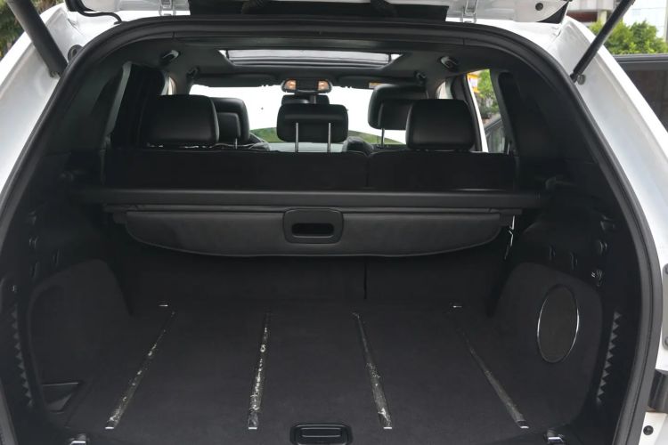 Used Jeep Grand Cherokee 2015 3.0L Comfort Navigation Edition Trunk