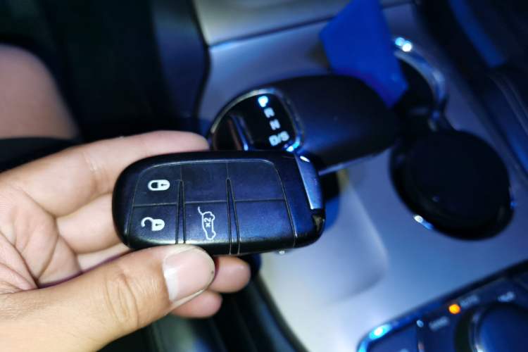 Used Jeep Grand Cherokee 2015 3.0L Elite Navigation Edition Vehicle Key