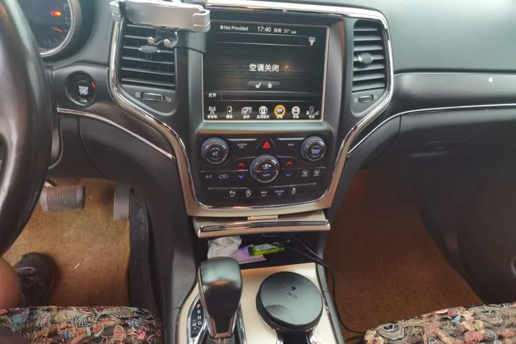 Used Jeep Grand Cherokee 2016 3.0L Comfort Navigation Edition Audio And AC Panel