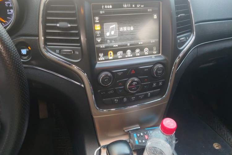 Used Jeep Grand Cherokee 2016 3.0L Elite Navigation Edition Audio And AC Panel