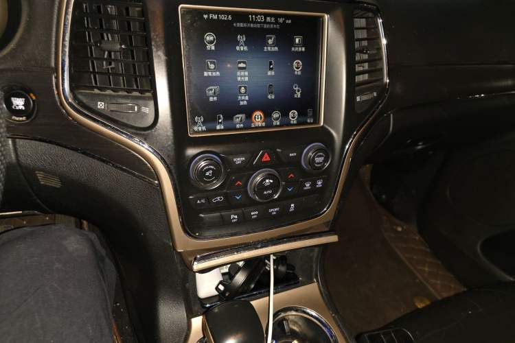 Used Jeep Grand Cherokee 2016 3.0TD Diesel Comfort Navigation Version Audio And AC Panel