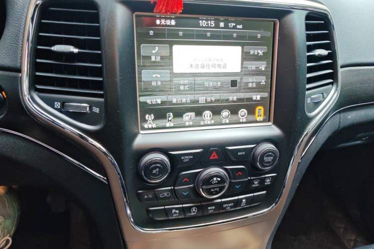 Used Jeep Grand Cherokee 2016 3.0L Comfort Navigation Edition Audio And AC Panel