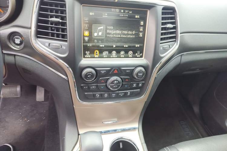 Used Jeep Grand Cherokee 2016 3.0L Elite Navigation Edition Audio And AC Panel