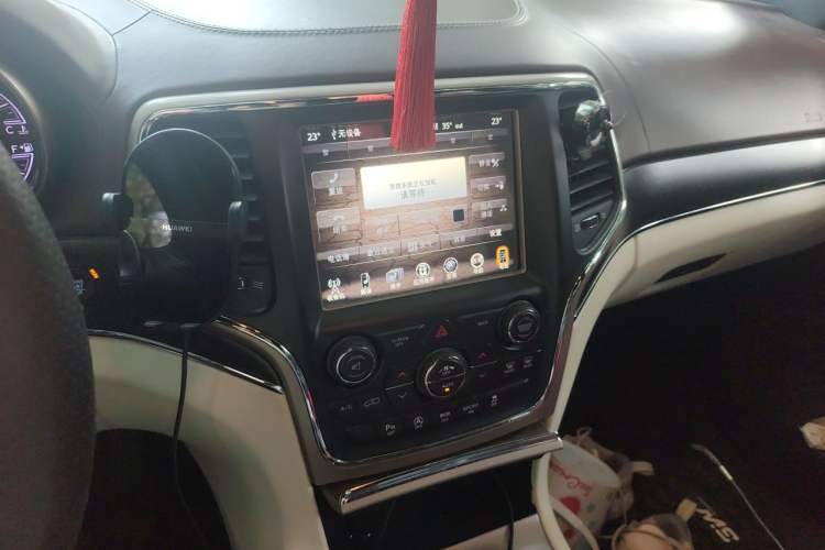 Used Jeep Grand Cherokee 2016 3.0L Comfort Navigation Edition Audio And AC Panel