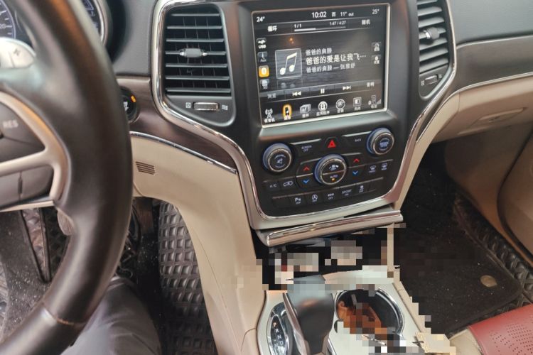 Used Jeep Grand Cherokee 2016 3.6L 75th Anniversary Tribute Edition Audio And AC Panel