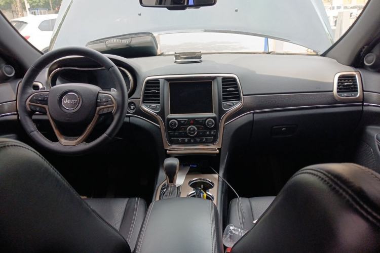Used Jeep Grand Cherokee 2016 3.0L Elite Navigation Edition Center Console