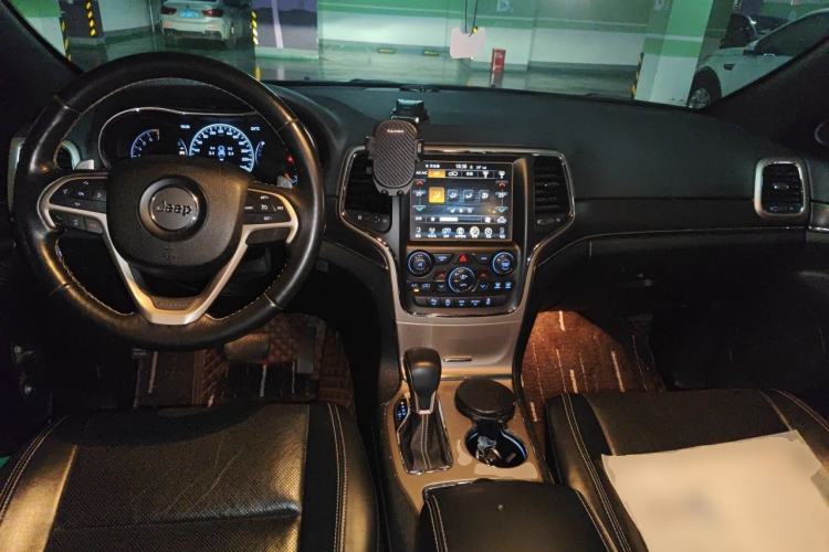 Used Jeep Grand Cherokee 2016 3.0L Elite Navigation Edition Center Console