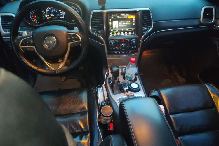 Used Jeep Grand Cherokee 2016 3.0L Elite Navigation Edition Center Console