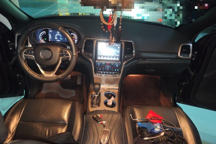 Used Jeep Grand Cherokee 2016 3.0L Comfort Navigation Edition Center Console