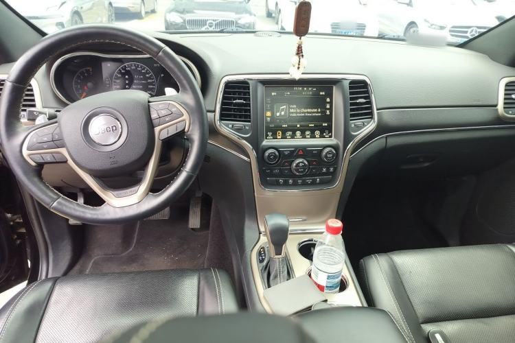 Used Jeep Grand Cherokee 2016 3.0L Elite Navigation Edition Center Console