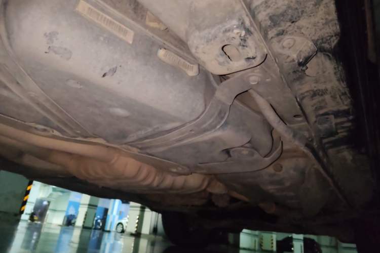 Used Jeep Grand Cherokee 2016 3.6L Luxury Navigation Edition Chassis Rear Right
