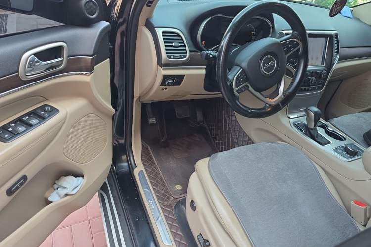 Used Jeep Grand Cherokee  Driver Seat