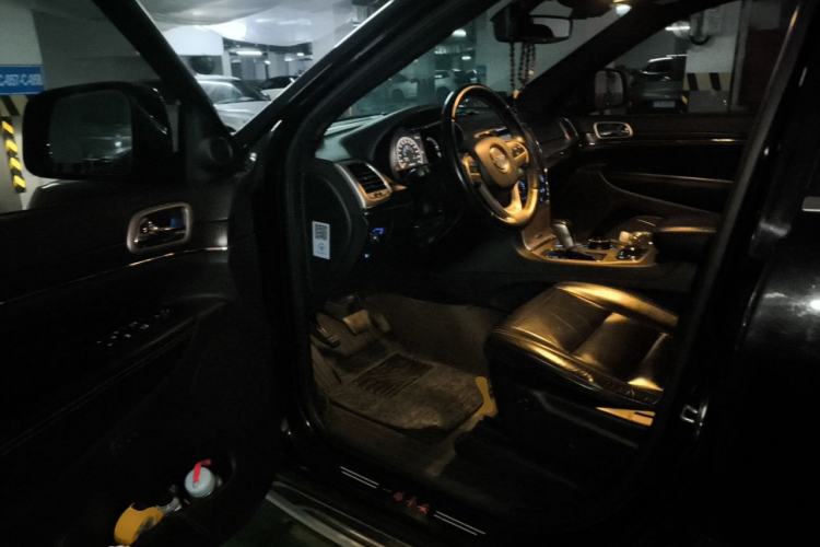 Used Jeep Grand Cherokee 2016 3.0L Comfort Navigation Edition Driver Seat