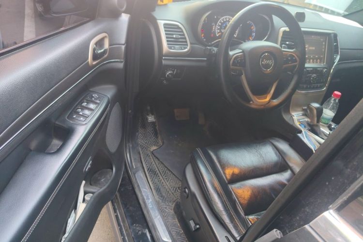 Used Jeep Grand Cherokee 2016 3.0L Elite Navigation Edition Driver Seat