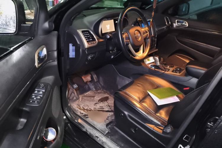 Used Jeep Grand Cherokee 2016 3.0L Elite Navigation Edition Driver Seat